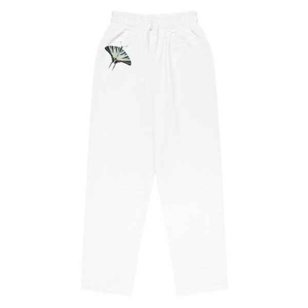 pantalon holgado color blanco estampado con mariposa zebra
