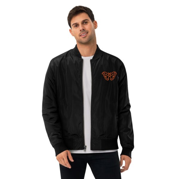 Chamarra bomber color negro Chamarra cazadora bomber reciclada premium color negro, bordado mariposa
