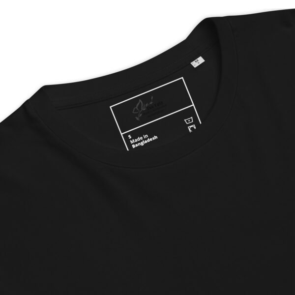 unisex-organic-cotton-t-shirt-black-product-details-2-67fdc9cadd5e3.jpg Playera Estampada de Flores Azules